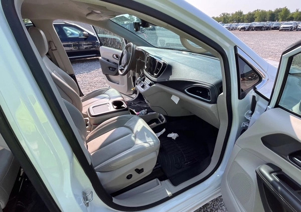 Chrysler Pacifica cena 89000 przebieg: 33000, rok produkcji 2021 z Ostróda małe 172